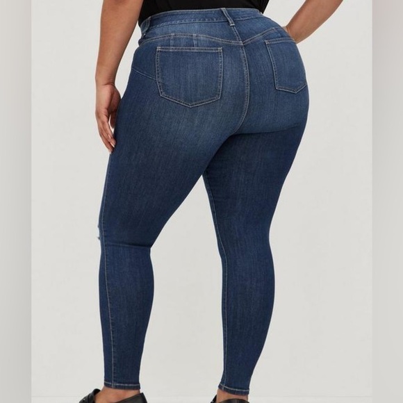 Torrid Bombshell Premium Stretch High-Rise Destructed Skinny Jeans, size 20R - Picture 4 of 14